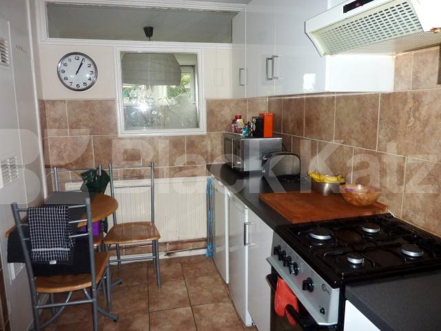 			NEW INSTRUCTION!, 3 Bedroom, 1 bath, 1 reception Flat			 New Orleans Walk, ARCHWAY